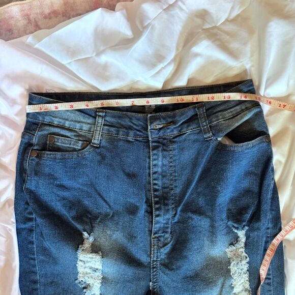 Blue Ripped Jeans – Size 6 – Distressed Trendy Fit - Picture 6 of 7
